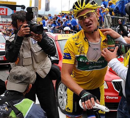 Tour 2011: Contador Throws Down The Gauntlet, Evans Takes The Challenge