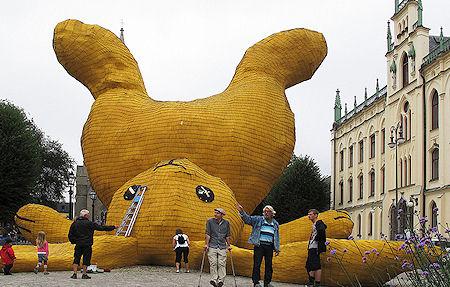 The Big Yellow Rabbit Of Örebro