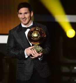 Mad About Futbol- Kicking Off The New Year esq-lionel-messi-polka-dot-tuxedo-010713-xlg