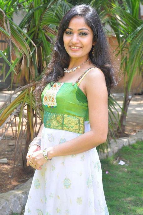Madhavi Latha - Sexy Pics Cleavage Show Madhavi Latha - Sexy Pics Cleavage Show