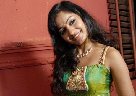Madhavi Latha - Sexy Pics Cleavage Show Madhavi Latha - Sexy Pics Cleavage Show