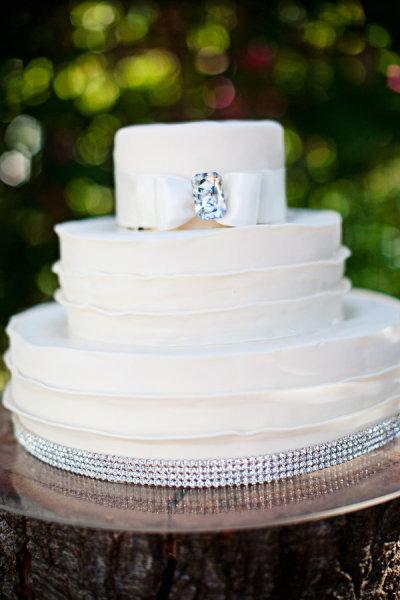 diamond cake, diamond wedding cake, white bow wedding cake, diamond bow wedding cake