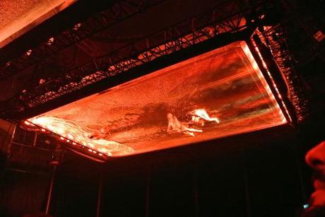 Fuerzabruta - Pool that descended onto the audience