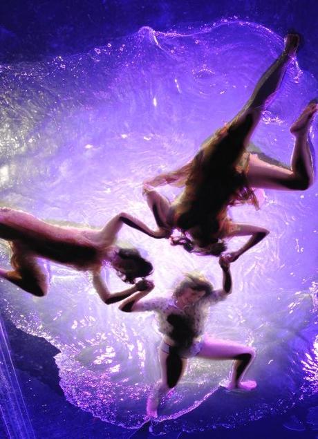Fuerzabruta - Performers in a pool that descended onto the audience