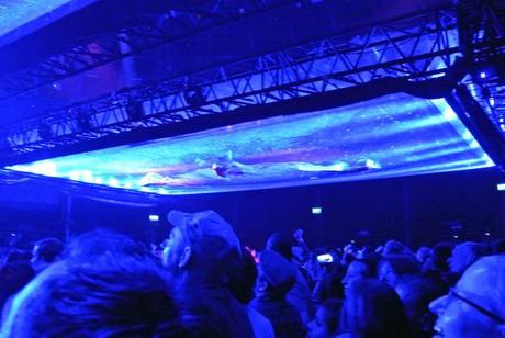 Fuerzabruta - Performers in a pool that descended onto the audience