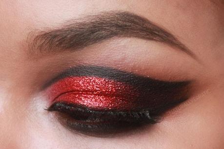 Makeup | Dramatic Valentines Day with Red Glitter