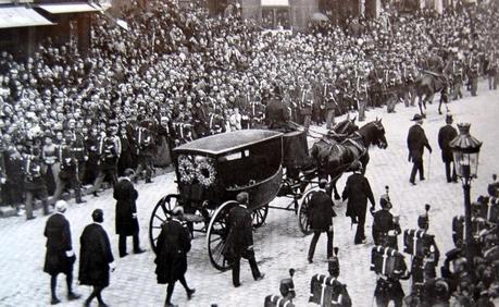 Victor Hugo procession