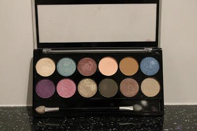 Review || MUA Glamour Days Eye Palette