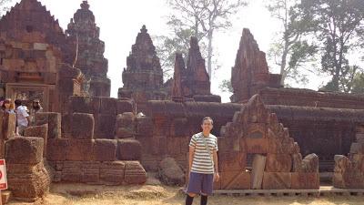 The Intricate Carvings of Banteay Srei & The Ruins of Banteay Samre