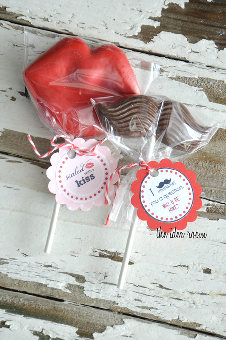 Free Printable Friday: Be Mine Valentine lip suckers-1
