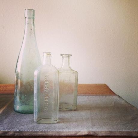 NookAndSea-Weekend-Recap-Instagram-Vintage-Antique-Apothecary-Bottles-Glass-Trio-Table-Runner