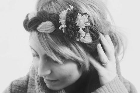 braided pom pom headband DIY.a new DIY-jipieh! This took ... braided pom pom headband DIY.a new DIY-jipieh! This took ...