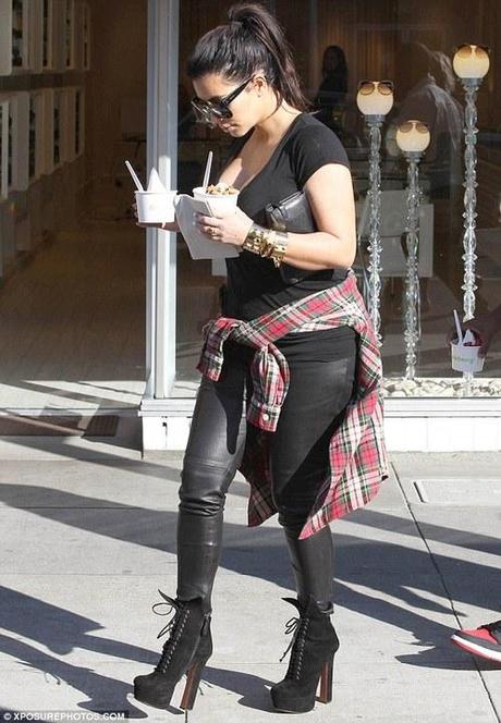 Celeb Style: Kim Kardashian spotted back in LA with Kanye West...