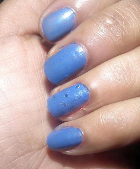 L'Oreal Color Riche Nail Paint in 610 Rebel Blue L'Oreal Color Riche Nail Paint in 610 Rebel Blue