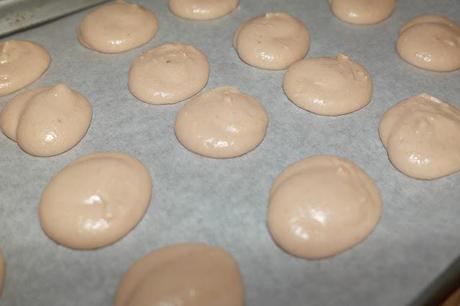 Valentine's Day Recipe: Rose Water Macaroons with White Chocolate Ganache