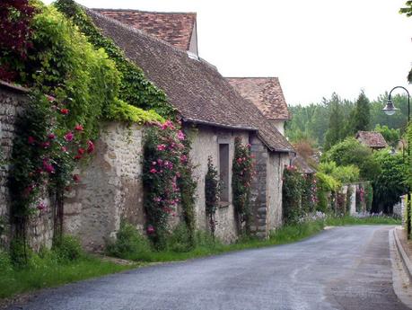 Street scene on our walk to Claude Monet gardens in Giverny -  France