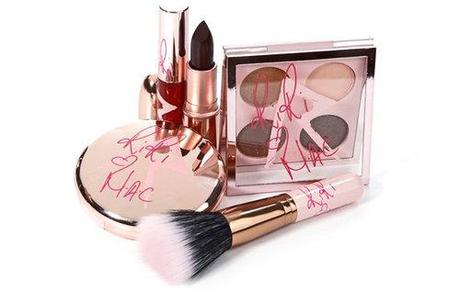 MAC Make-up teams up with Rihanna
WWD reports that MAC and... MAC Make-up teams up with Rihanna
WWD reports that MAC and...