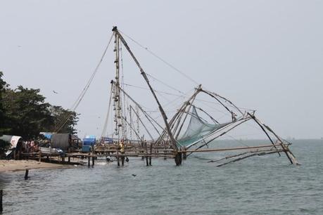 Chinese Fishing nets off the Fort Kochi coast in India on Feb. 8. (Venus Upadhayaya/The Epoch Times) Chinese Fishing nets off the Fort Kochi coast in India on Feb. 8. (Venus Upadhayaya/The Epoch Times)