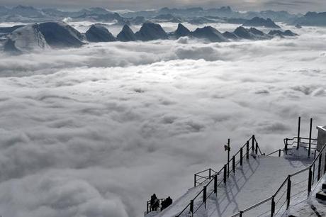How to shoot gorgeous pictures above the clouds, against the sun, at -15°C artborghi-santis-overthecloud-31