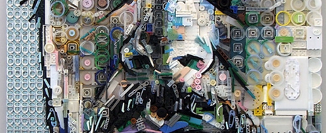 Amazing portraits made using discarded trash Amazing portraits made using discarded trash