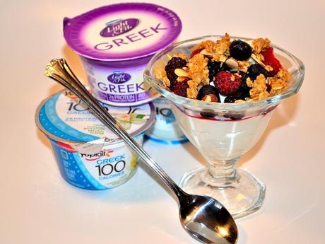 A Quick Healthy Breakfast: Berry Blast Granola-Yogurt Parfait Recipe | BeLiteWeight | Weight Loss Services
