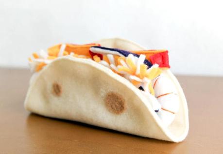 Child’s Play Food Made of Felt felt-shrimp-taco