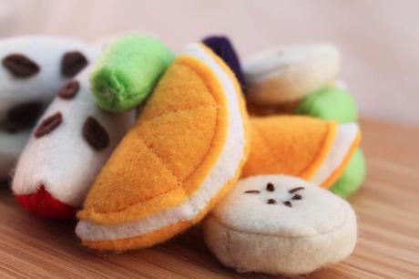Child’s Play Food Made of Felt Bees-Felt-Market-Heidi-Marie-yatzer-2