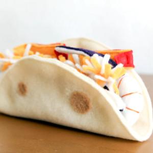 Child’s Play Food Made of Felt felt-shrimp-taco