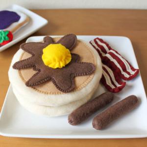 Child’s Play Food Made of Felt Bees-Felt-Market-Heidi-Marie-yatzer-7