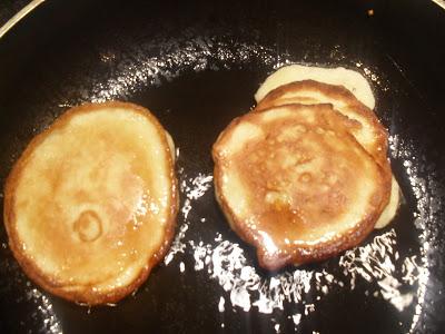 Ta-dah! Tuesday - Minute Make Puddings - Banana Pancakes