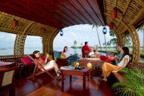 Deluxe Houseboats in India