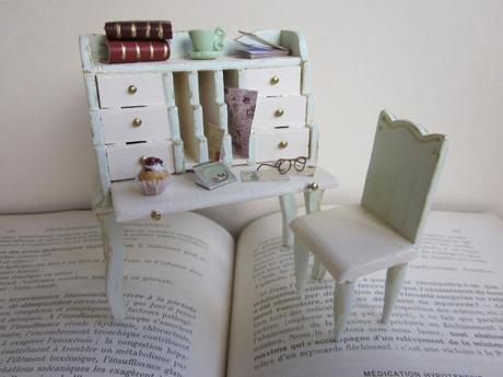 new-handmade-miniature-desk-L-IBhzYp.jpeg