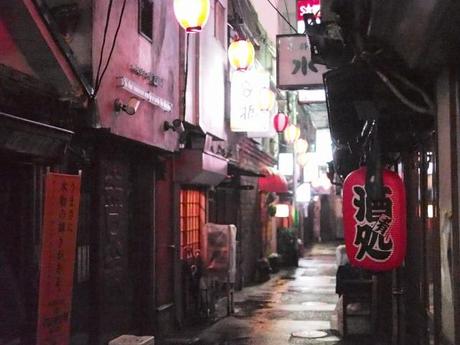 P2060271 渋谷に残る狭小なディープな横丁，のんべえ横丁 / Nonbei Yokochoh,nostalgic back alley,in Shibuya