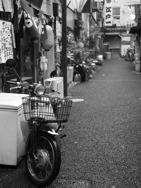 P2060183 消えつつある池袋の横丁 /  attractive alleys are disappearing from Ikebukuro,metropolitan city