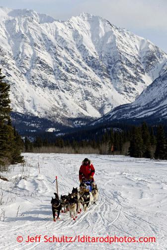 Iditarod 2013: Burmeister Winds Spirit of Alaska Award, But Falls Out Of The Lead