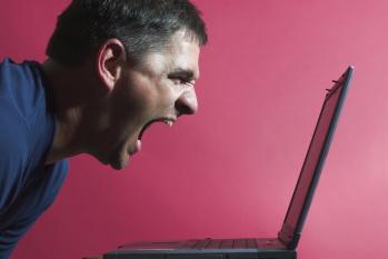 Bloggers For Peace: Forgiving Our Critics and 1 Star Reviewers! Man_yelling_at_computer