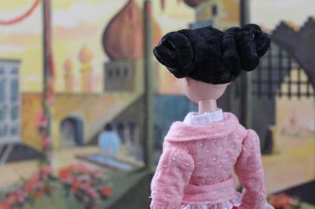 Dolly Review: Kurhn Doll with Living Room Set Buns