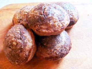 92 Calorie Oatmeal Applesauce Muffins