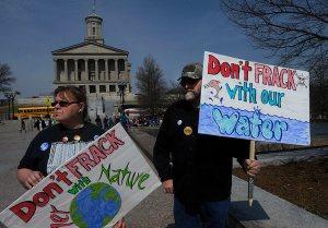 Protesters in Nashville, where a state panel voted Friday to allow the University of Tennessee to lease land to a gas company. 