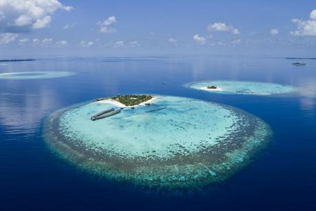 http://d1vmp8zzttzftq.cloudfront.net/wp-content/uploads/2012/05/coral-reef-atolls-in-maldives-1600x1066.jpg