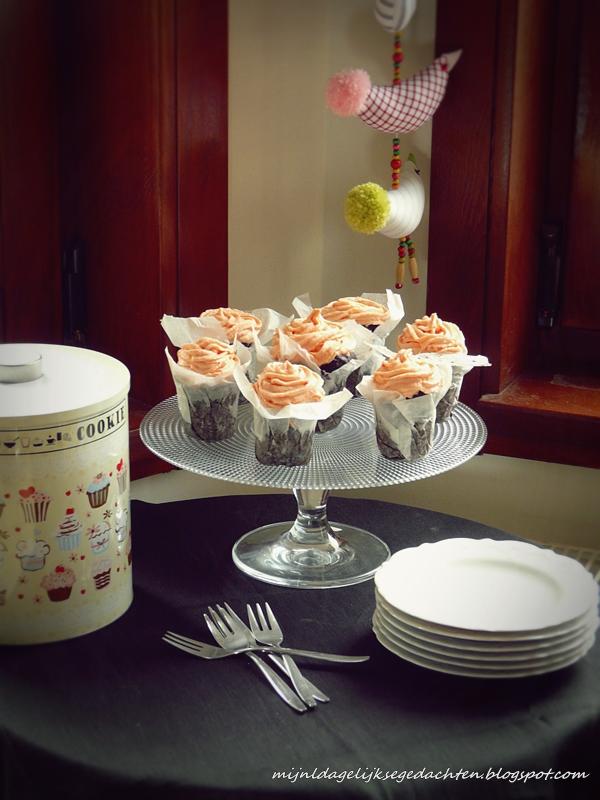 Chocolate Cupcakes with Rose Vanilla Buttercream/ Шоколадные Капкейки с Ванильно-Розовым Кремом