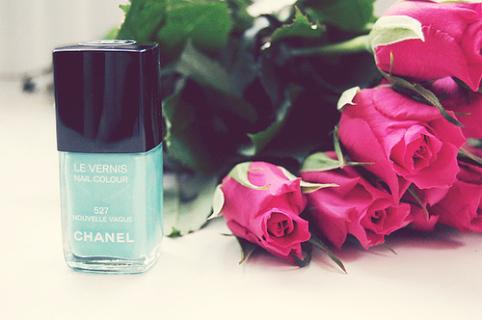 blue-chanel-flowers-nail-polish-pink-roses