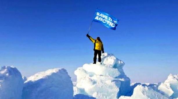To Protest Arctic Oil Drilling, Greenpeace Plants Flag Under the Pole