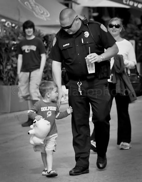 PHOTOGRAPHING STREET PHOTOGRAPHY PHOTOGRAPHING STREET PHOTOGRAPHY