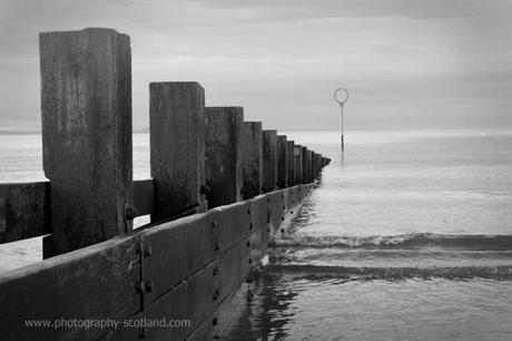 Photo - Portobello beach, Edinburgh, Scotland in black and white