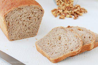 Apple Walnut Bread (vegan)