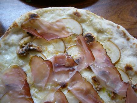 Eat - Pear and Prosciutto Pizza