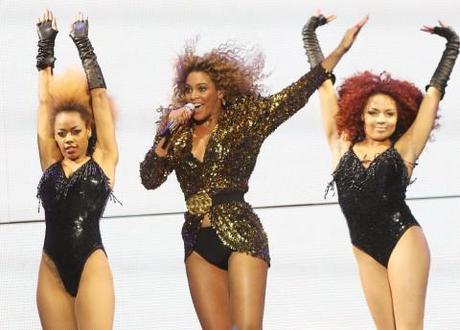 Beyonce is pregnant news steals the shows at the MTV VMA bash
