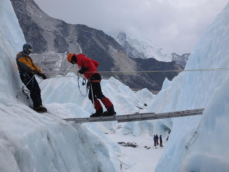 Everest 2013: Trouble In The Icefall As Rotations Begin