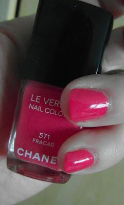 Chanel Nail Vernis Fracas Swatch and Review